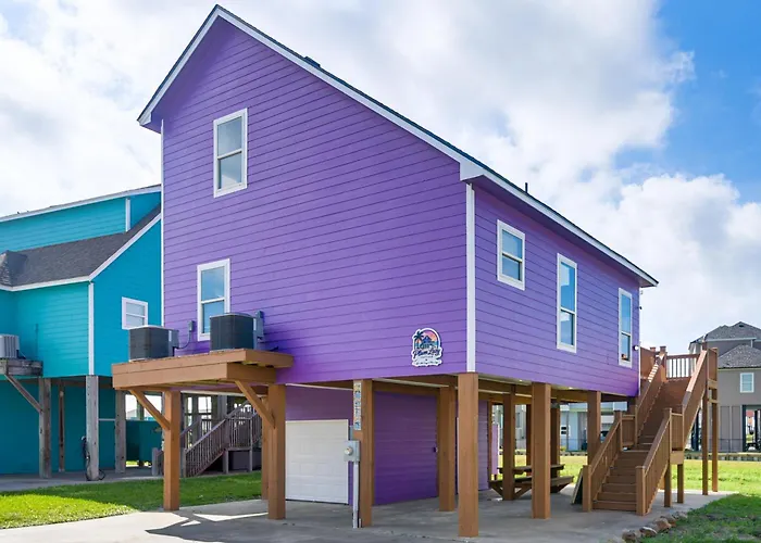 Walk To Ocean! Crystal Beach Gem W/ Decks & View!