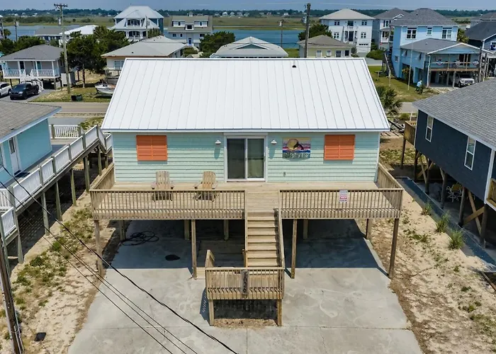 1026 Ocean Blvd - 4 Bedroom Beach Bungalow