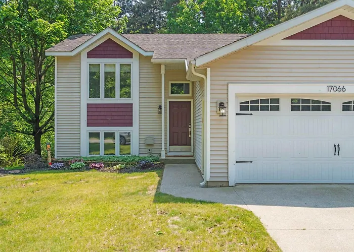 The Holland Hideaway- Family Home - Walk To Beach