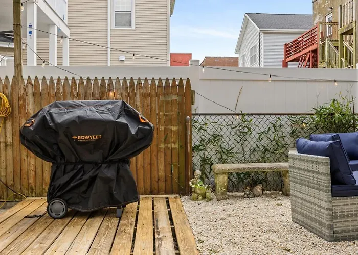 Sleeps 16 All Redone W Yard 1 Block To Beach