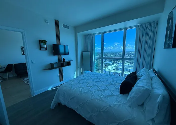 Downtown Skyline Suite- Breathtaking View