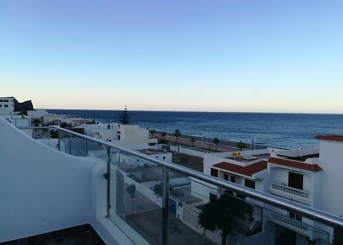 Huge Oceanfront Apartment