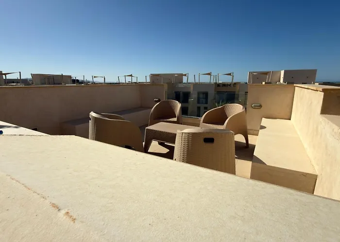 El Gouna Mangroovy 2Br Penthouse, Beach Access, Pool & Sea Views & Private Rooftop Terrace