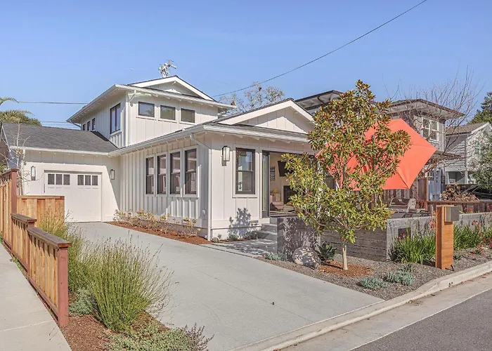 3868 Emerald House