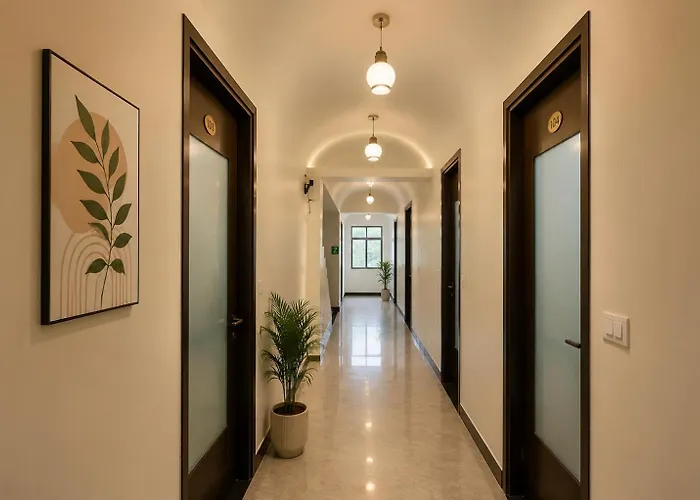Hotel S-Mart In Delhi Airport & Free Airport Pickup