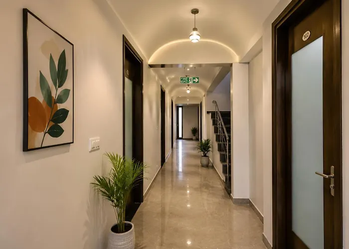 Hotel S-Mart In Delhi Airport & Free Airport Pickup