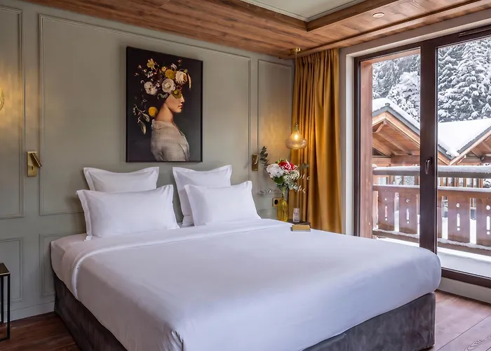 Lizzie Hotel