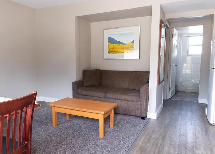 Scott'S Inn & Suites
