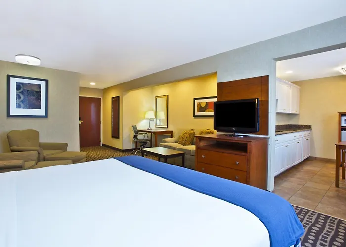 Holiday Inn Express Hotel & Suites Wabash By Ihg