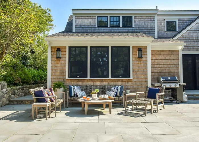 Gorgeous Home 2 Min Walk To Beach