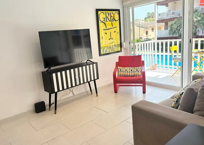 Escápate al Sol Apartamento con Piscina y Playa Cercana