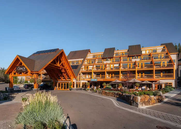 Hotel Canoe And Suites