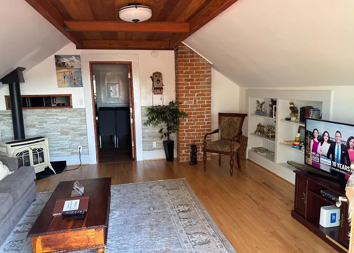 Alameda 3Br Luxury Penthouse 2 Blocks To Downtown 3 Blocks To The Beach Ac And 2 Free Parking Spaces