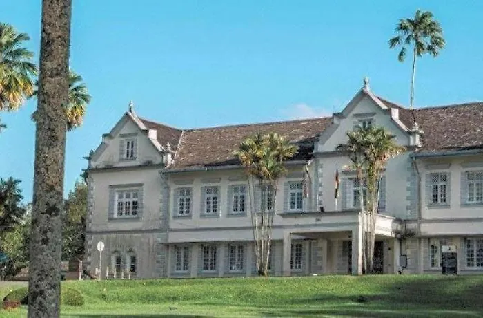 Grand Medallion Hotel