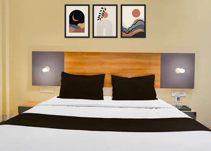Hotel O Tiranga Residency