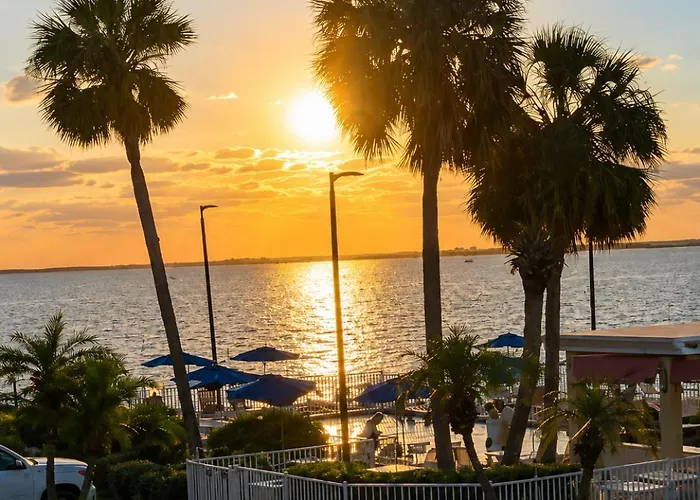 Reduced Fall And Winter Rates! Enjoy Sunsets From Your Balcony Or The Heated Pool!