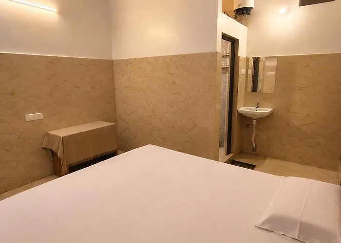 Gourinandan Lodge - Near Jagannath Temple & Puri Sea Beach With Ac & Non Ac Spacious Rooms