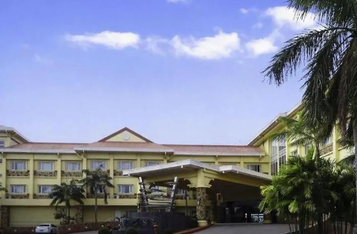 Tanza Oasis Hotel And Resort