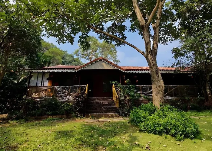 Shangri-La Jungle Village Resort
