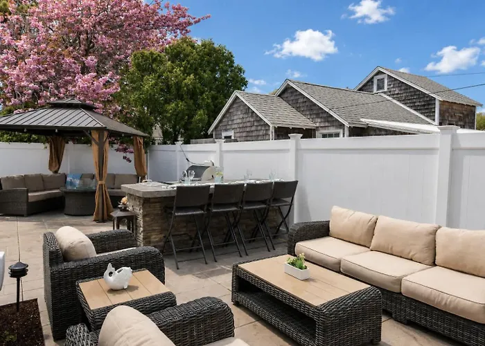 500 Ft To Sea Street Beach Patio Outdoor Kitchen