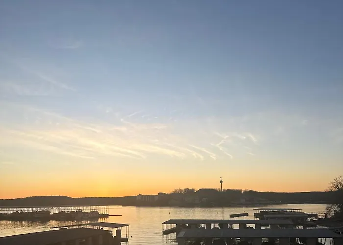 Kapilana Resort Luxury Condos - Lake Of The Ozarks Waterfront, Pool, Dock, Grill, Fishing, Boat Rentals, & Lake Views And Lakefront