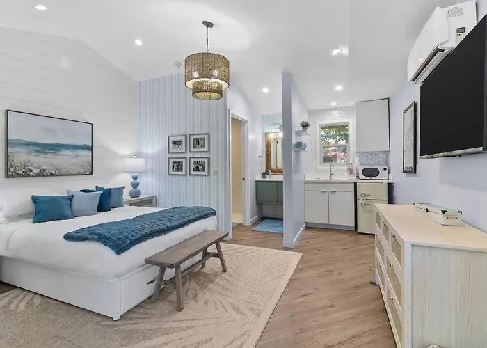 The American Hotel. Suite 1. A Summer Place.