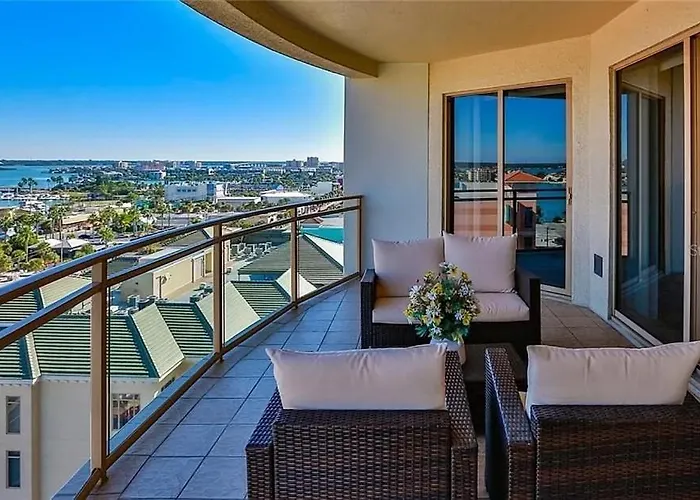 Waterfront Two Bedroom Residence Near Clearwater Beach