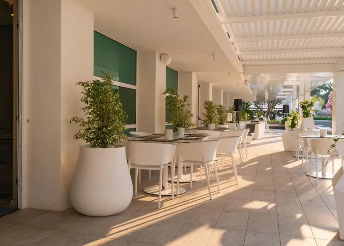 International Beach Hotel
