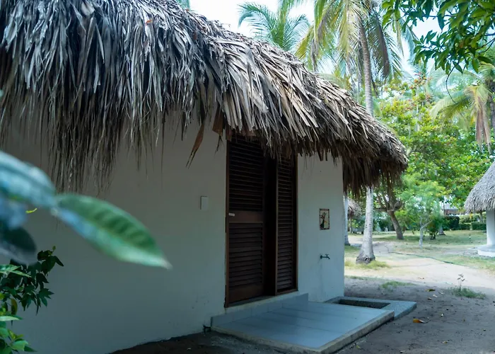 Huku Beach Hostel Palomino