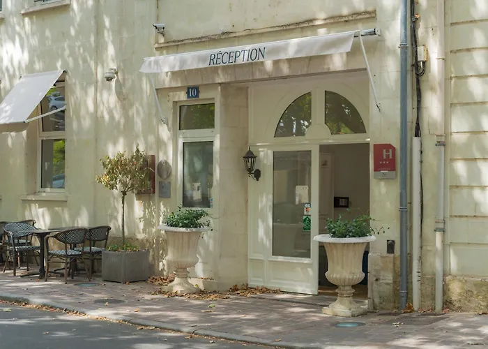 BRIT HOTEL Le Lion d'Or CHINON