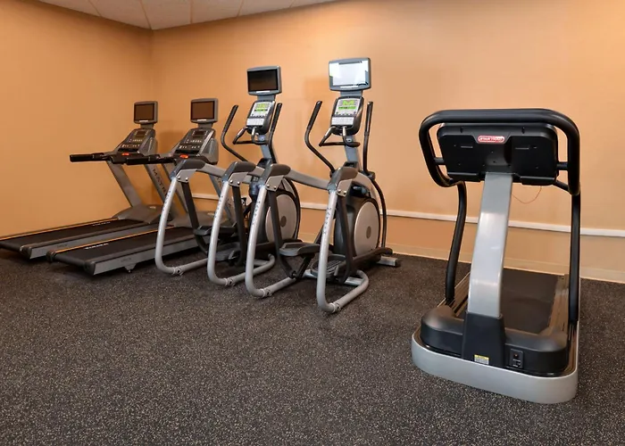 Holiday Inn Express Breezewood By Ihg