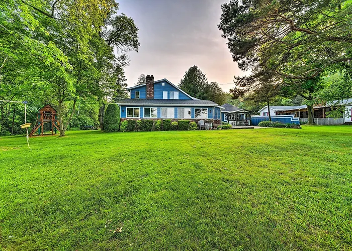 Waterfront Lake Huron Getaway: Private Beach!