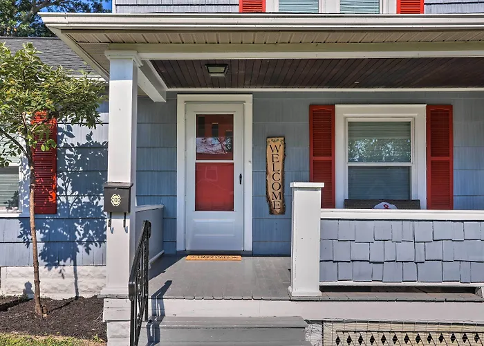 Lorain Lake Cottage < 1 Mi To Lake Erie Fun!