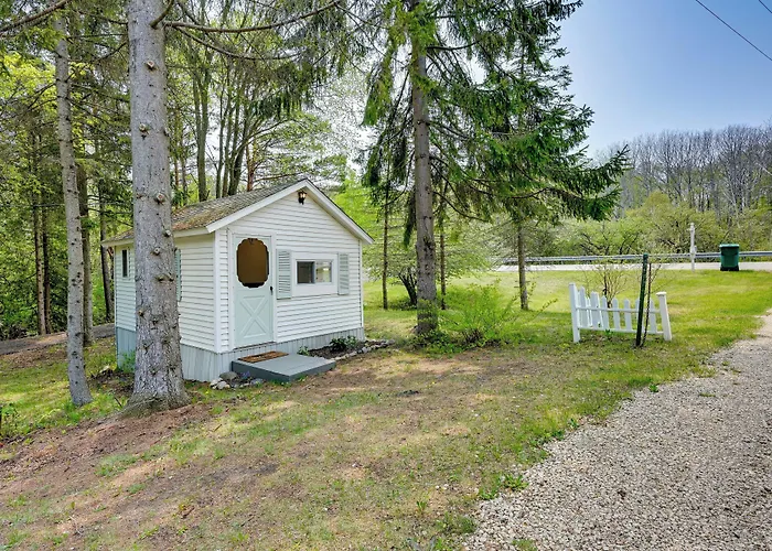 Beachy Palms Cottage On Lake Huron W/ Hot Tub!