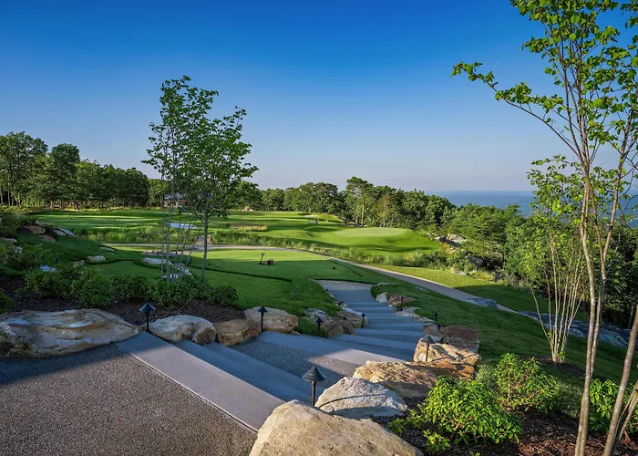 Cloudland At Mclemore Resort Lookout Mountain, Curio By Hilton
