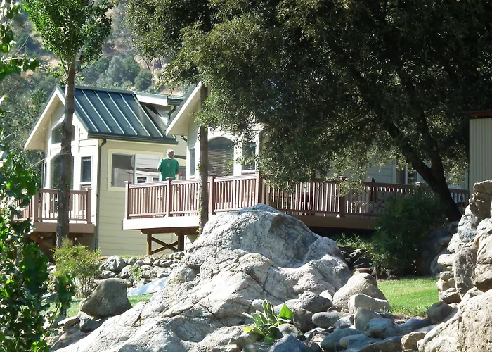 Strawhouse Resorts