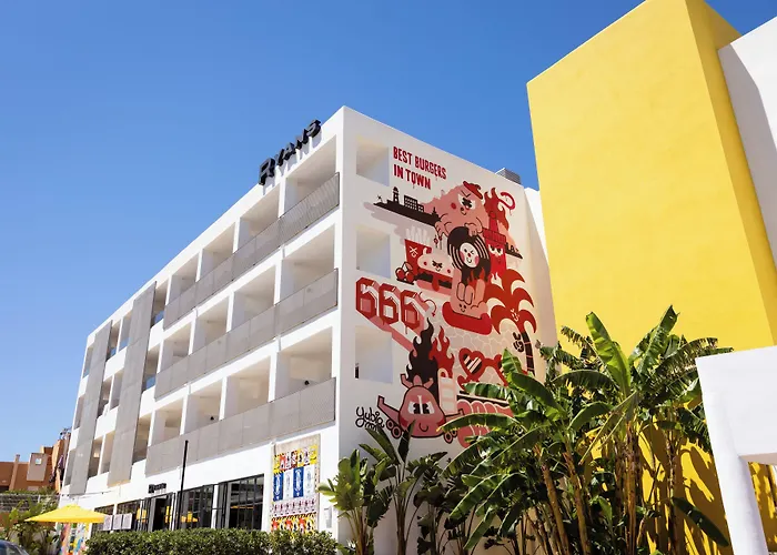 Ryans Lolas Ibiza - Adults Only