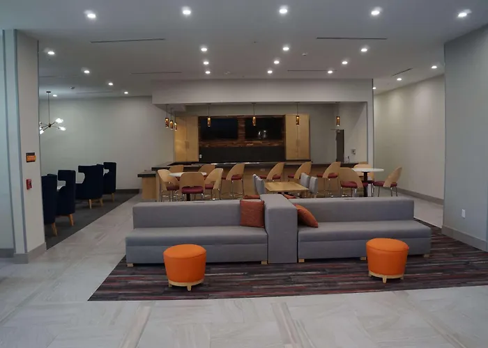 La Quinta Inn & Suites By Wyndham Lewisville