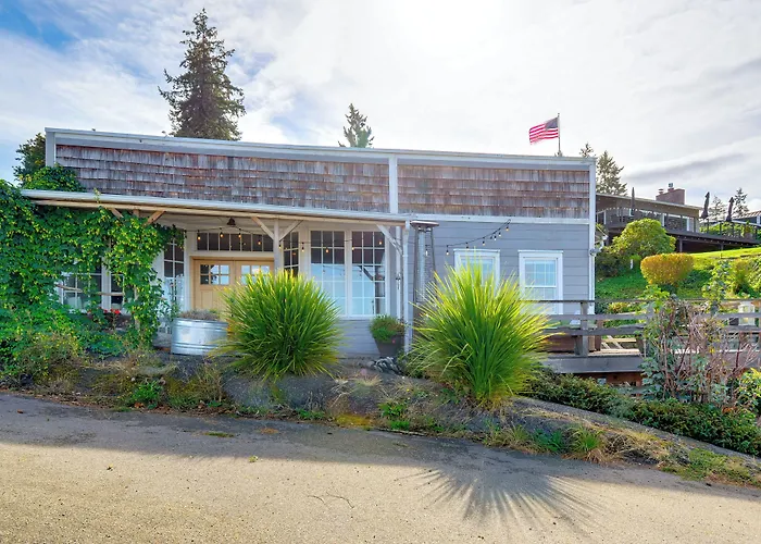 Gig Harbor Historical Beach House In Wollochet Bay