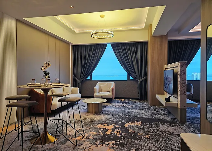 Hompton Hotel By The Beach
