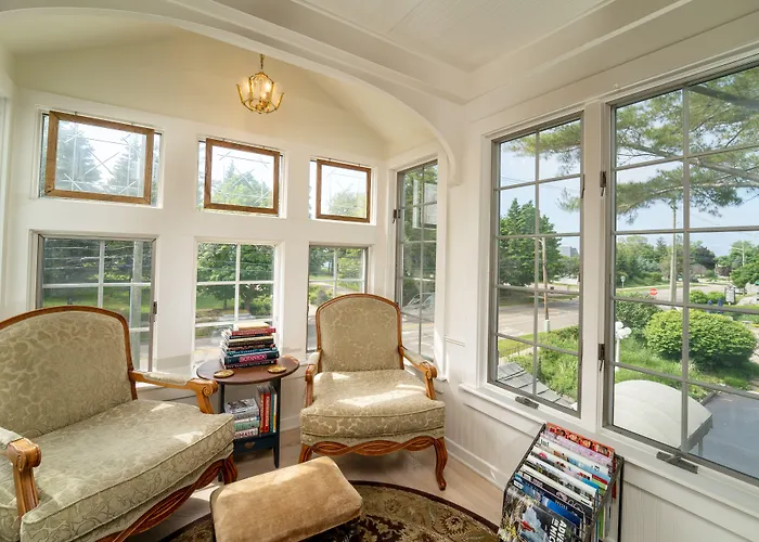 Yelton Manor Bed And Breakfast