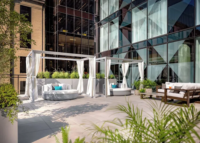 Humaniti Hotel Montreal, Autograph Collection