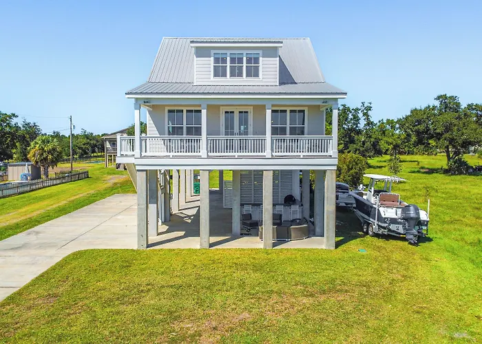 Walk To Beach: Oceanfront Home W/ Outdoor Kitchen