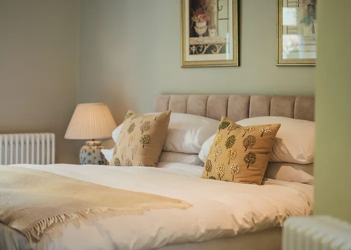 Farthings Hotel And Restaurant