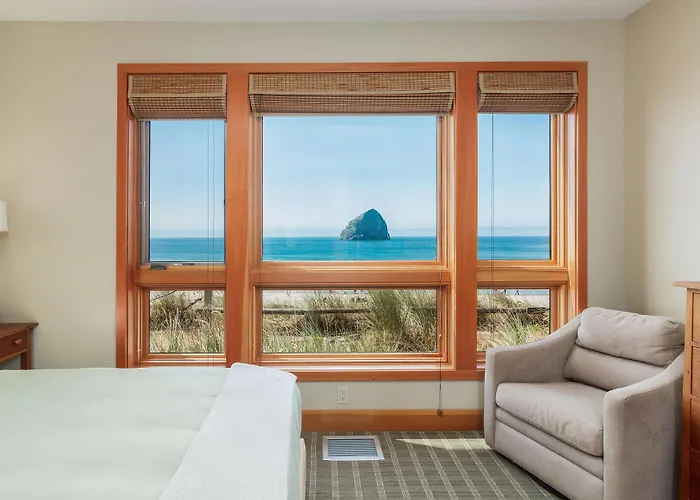 Headlands Coastal Lodge & Spa