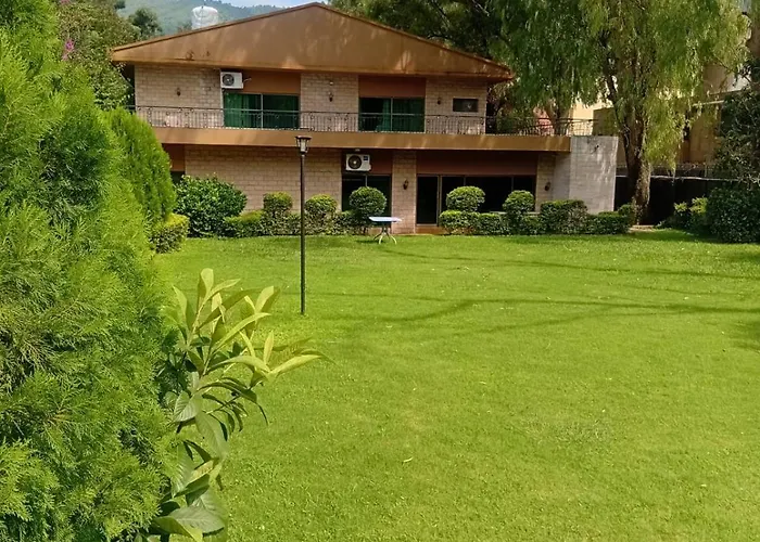 Embassy Lodge