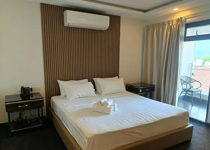 Fields Palace Hotel