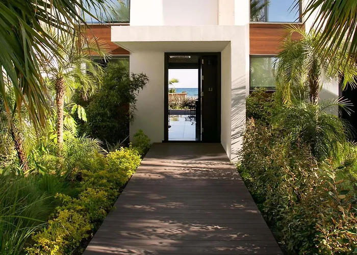 Mercure Larnaca Beach Resort