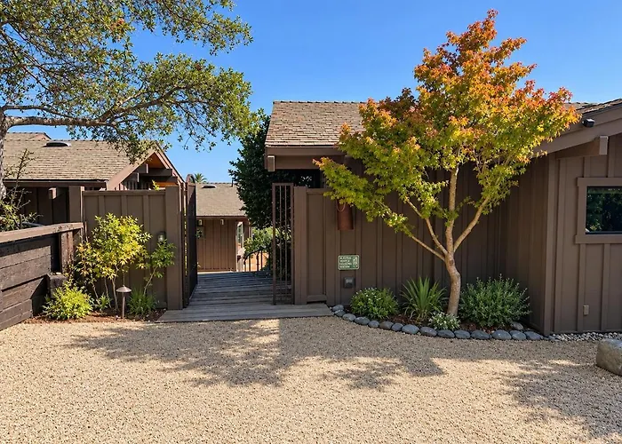 5 Acres Pool/Spa, Walk To All Big Sur Has To Offer