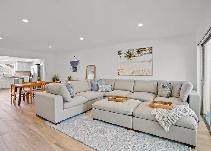 Steps To Beach! 4 Condos In 1- Perfect For Groups